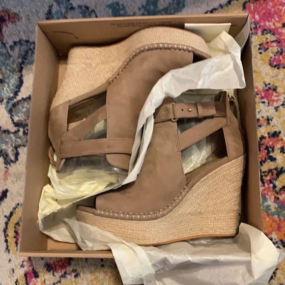 UGG Jolina Wedge - Picture 4 of 11